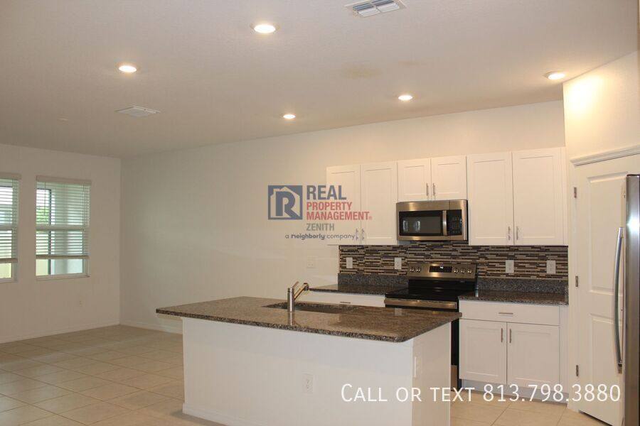 Townhouse for rent at 10821 Fowlers Bluff Court, Tampa, FL 33647