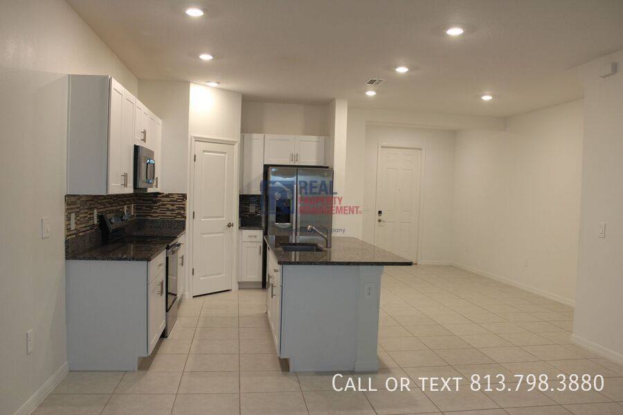 Townhouse for rent at 10821 Fowlers Bluff Court, Tampa, FL 33647
