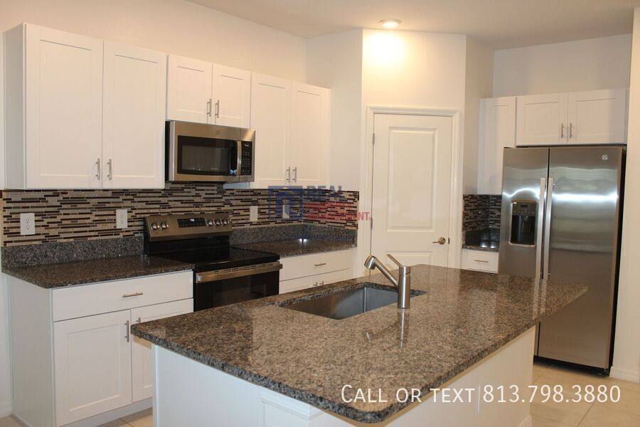 Townhouse for rent at 10821 Fowlers Bluff Court, Tampa, FL 33647