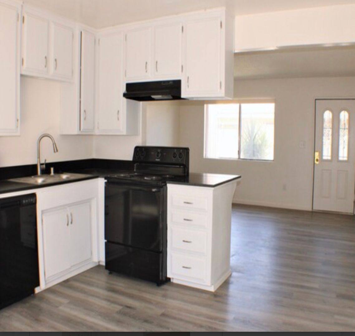Apartment for rent at 529 Knotts St, Bakersfield, CA 93305