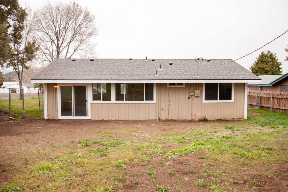 House for rent at 31679 Klamath St, Bonanza, OR 97623