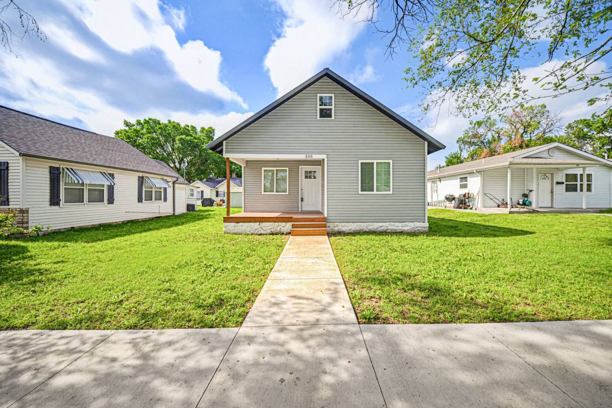 Apartment for rent at 505 W 12th St, Junction City, KS 66441