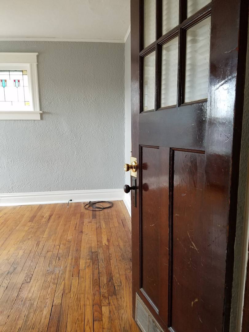 Apartment for rent at 5055-5057 Chippewa St, Saint Louis, MO 63109