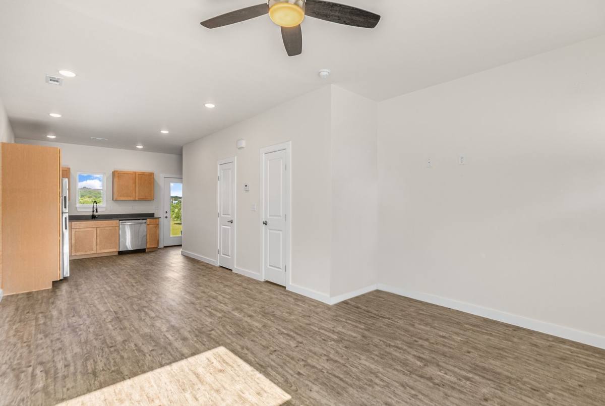 Townhouse for rent at 18398 Highway 71, Pineville, MO 64856