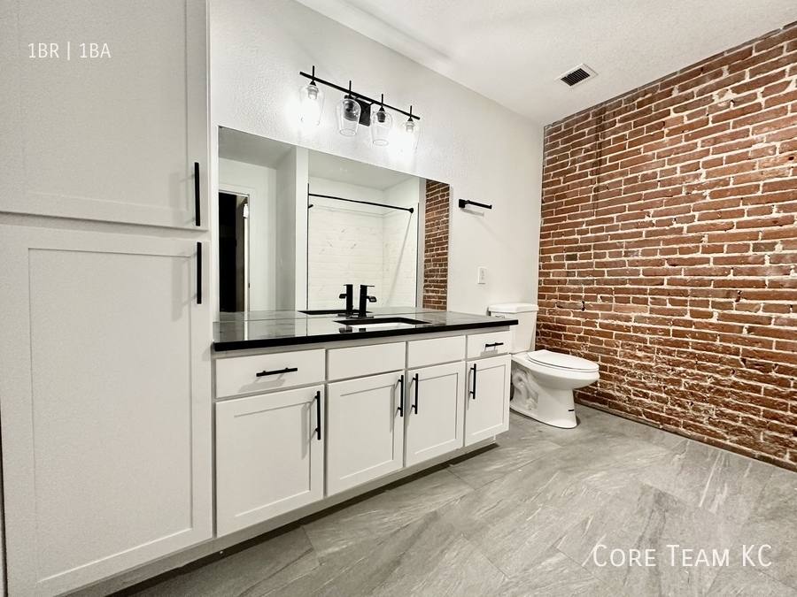 Apartment for rent at 204 Walnut St #205, Kansas City, MO 64105