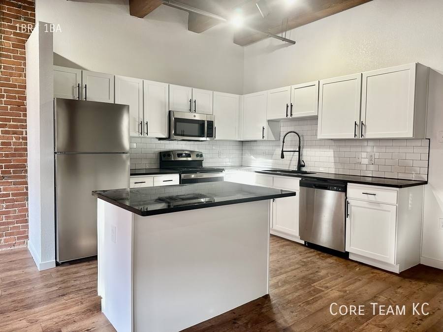 Apartment for rent at 204 Walnut St #205, Kansas City, MO 64105