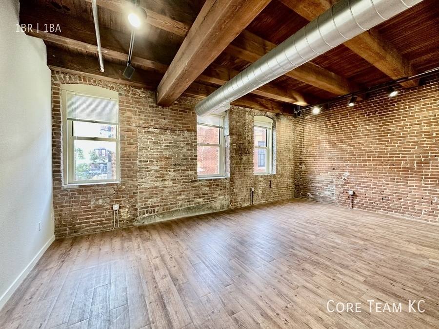 Apartment for rent at 204 Walnut St #205, Kansas City, MO 64105