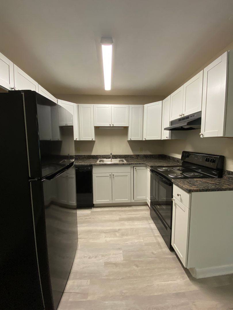 Apartment for rent at 2342 Airport Dr, Athens, GA 30605