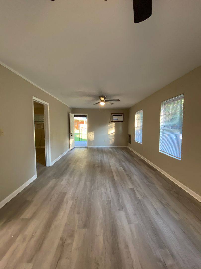 Apartment for rent at 2342 Airport Dr, Athens, GA 30605