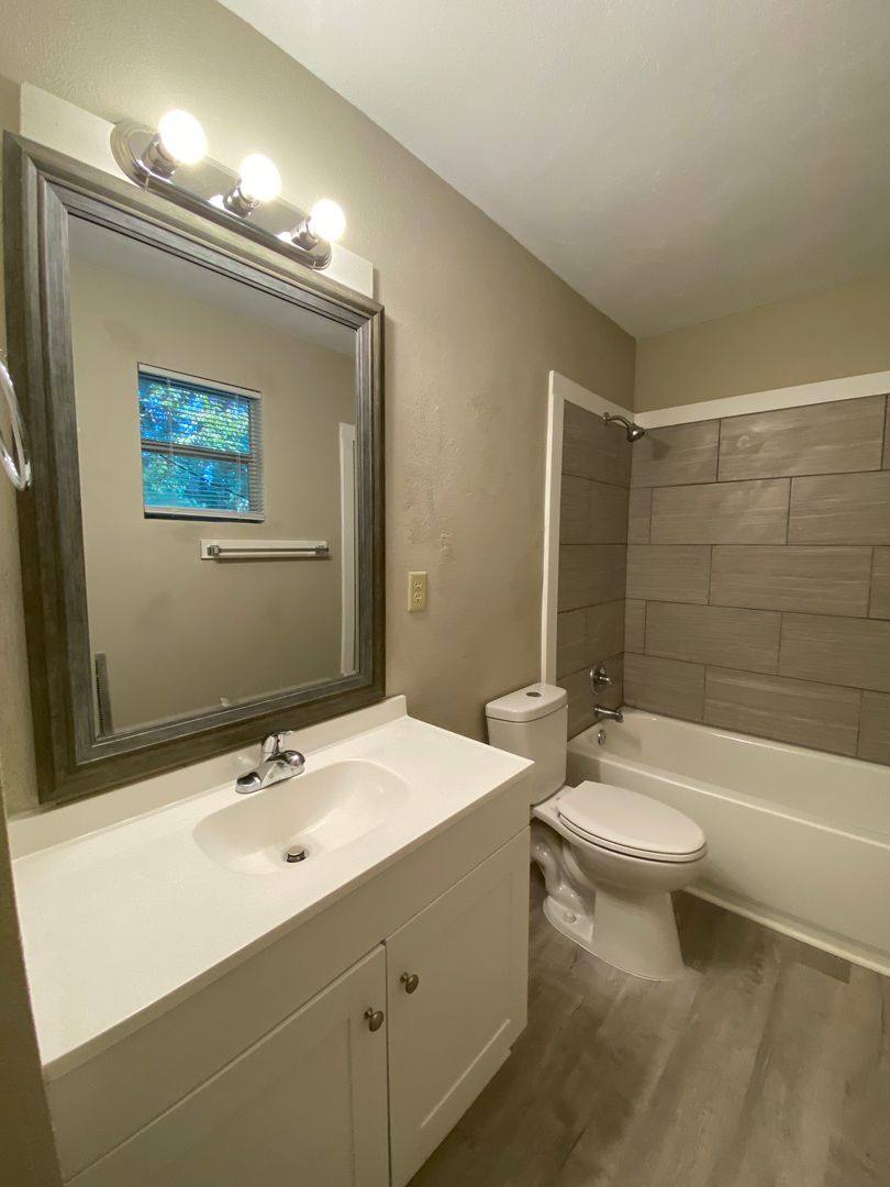 Apartment for rent at 2342 Airport Dr, Athens, GA 30605