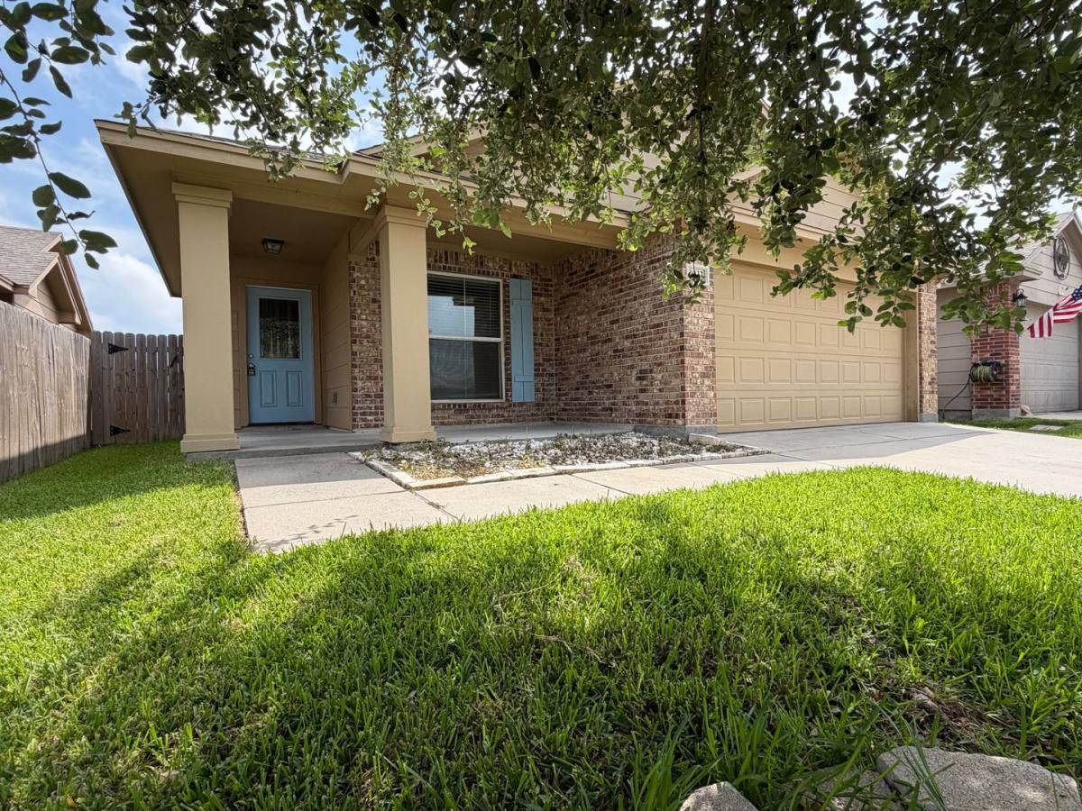 House for rent at 8033 Cormorant Dr, Corpus Christi, TX 78414