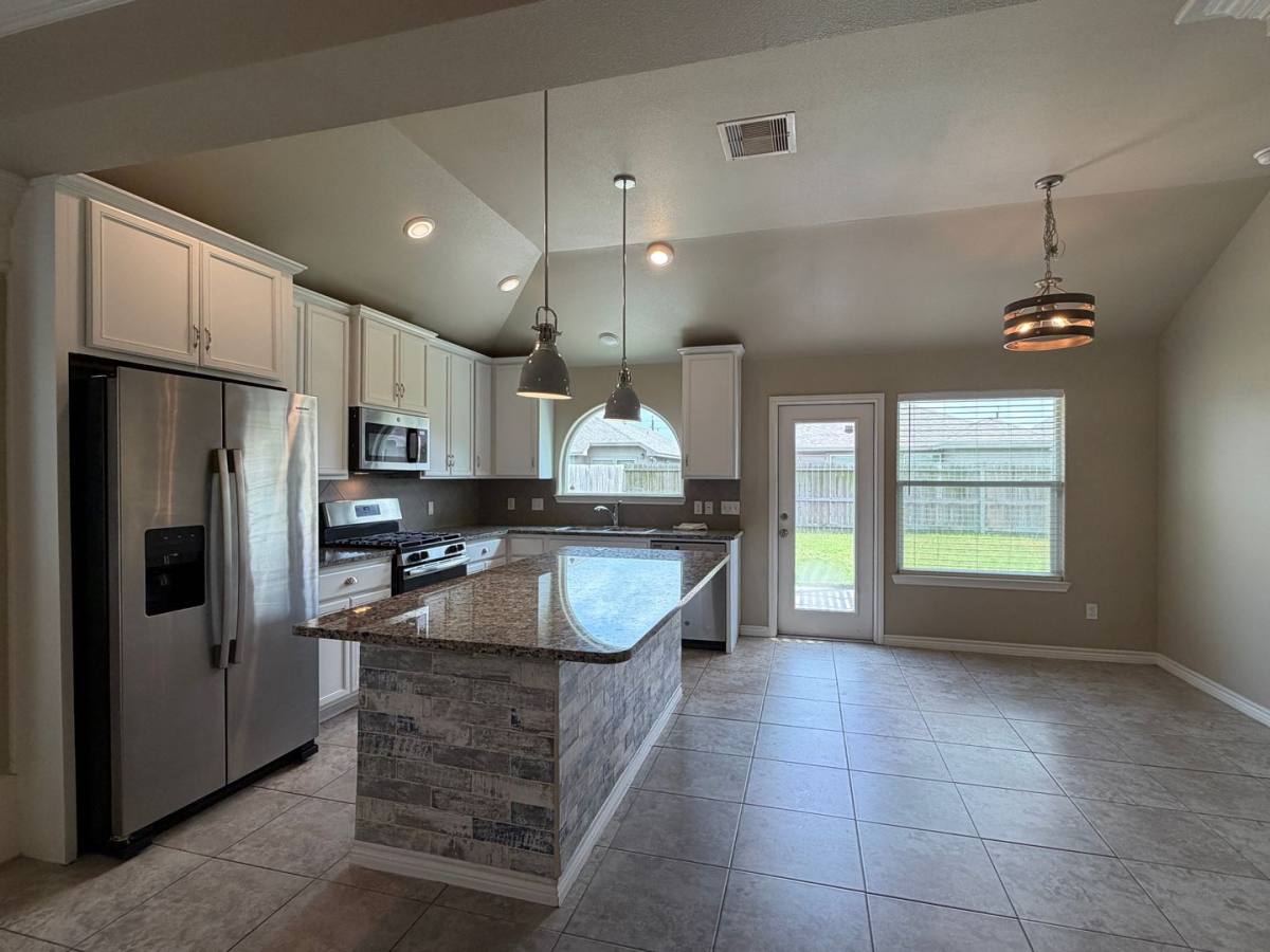 House for rent at 8033 Cormorant Dr, Corpus Christi, TX 78414
