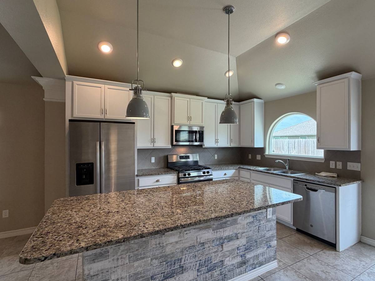 House for rent at 8033 Cormorant Dr, Corpus Christi, TX 78414