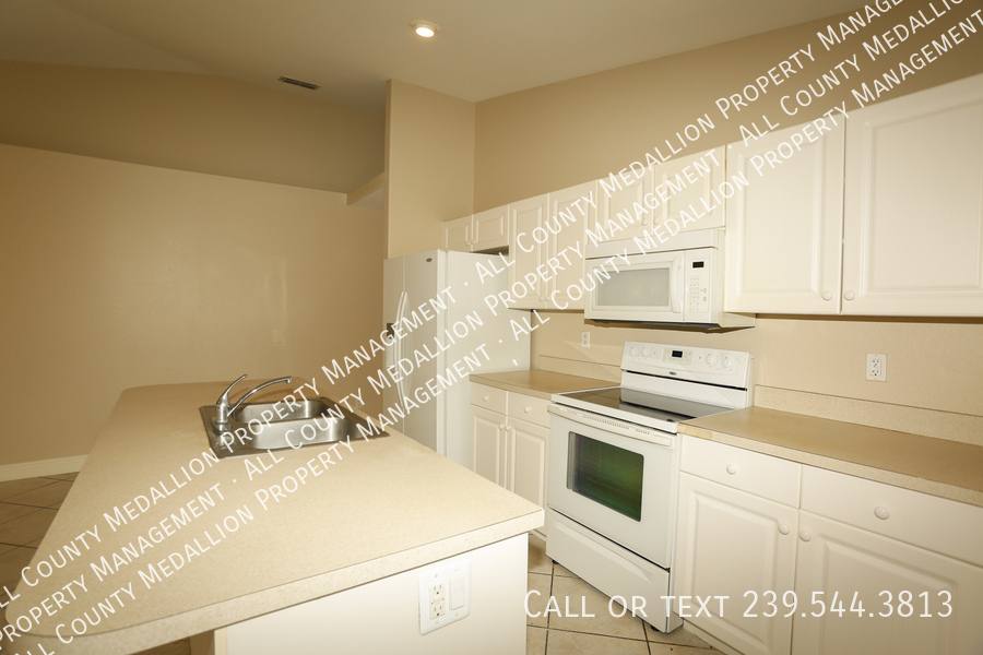 Apartment for rent at 4754 Leonard Blvd S, Lehigh Acres, FL 33973