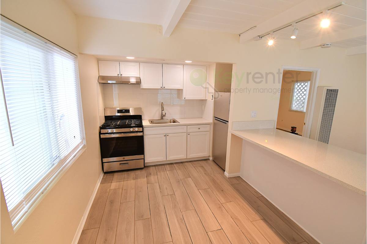 Townhouse for rent at 622 N Nevada St, Oceanside, CA 92054