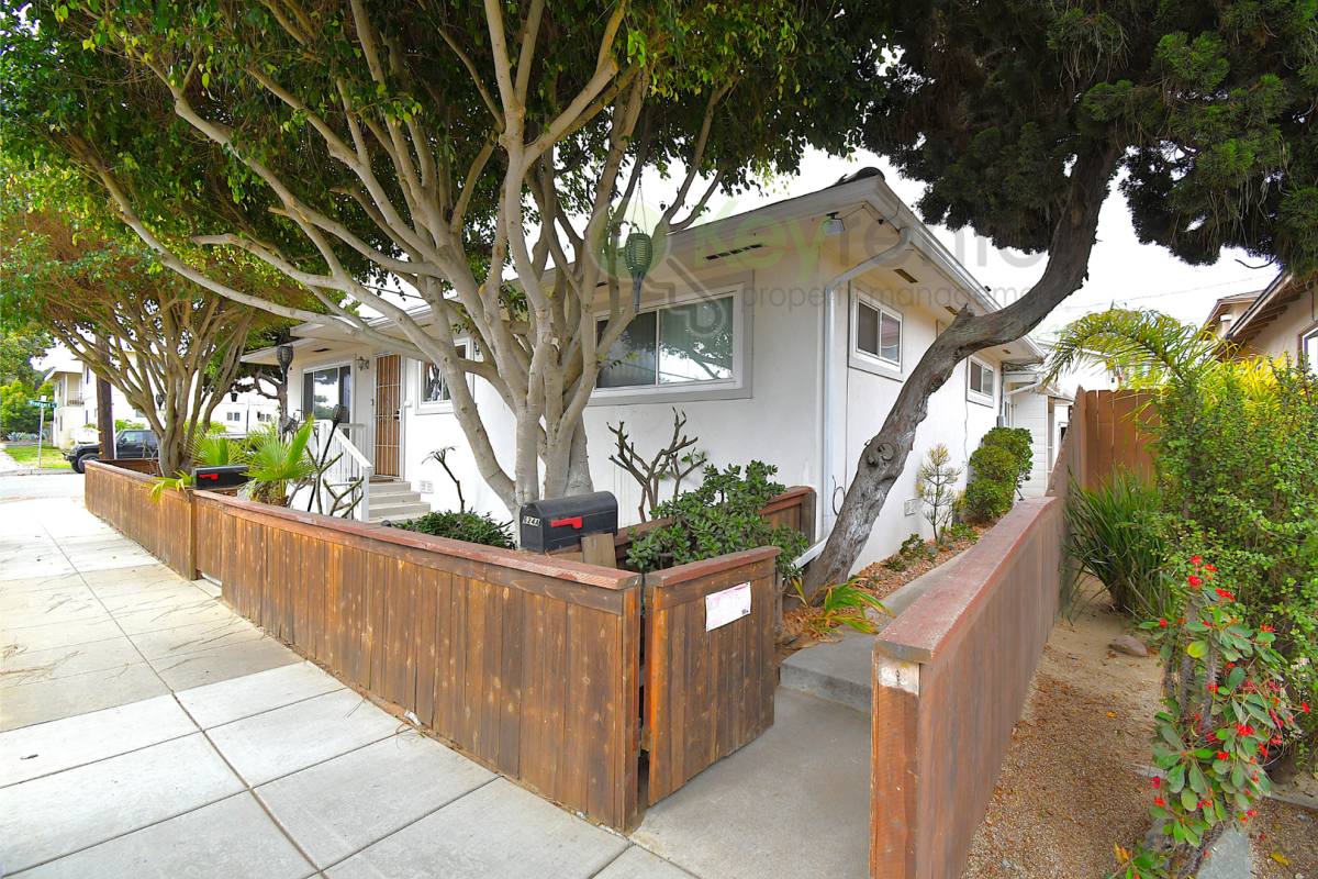 Townhouse for rent at 622 N Nevada St, Oceanside, CA 92054