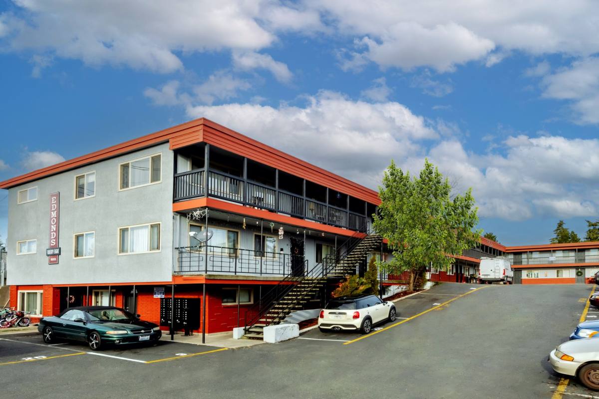 Apartment for rent at 8201 Lake Ballinger Way, Edmonds, WA 98026