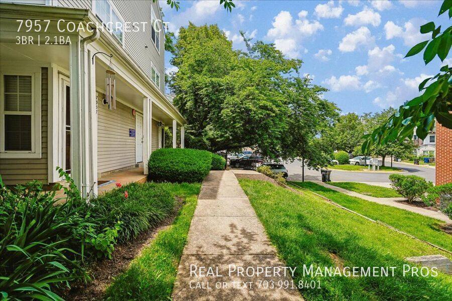 Townhouse for rent at 7957 Coachcrest Court, Manassas, VA 20109