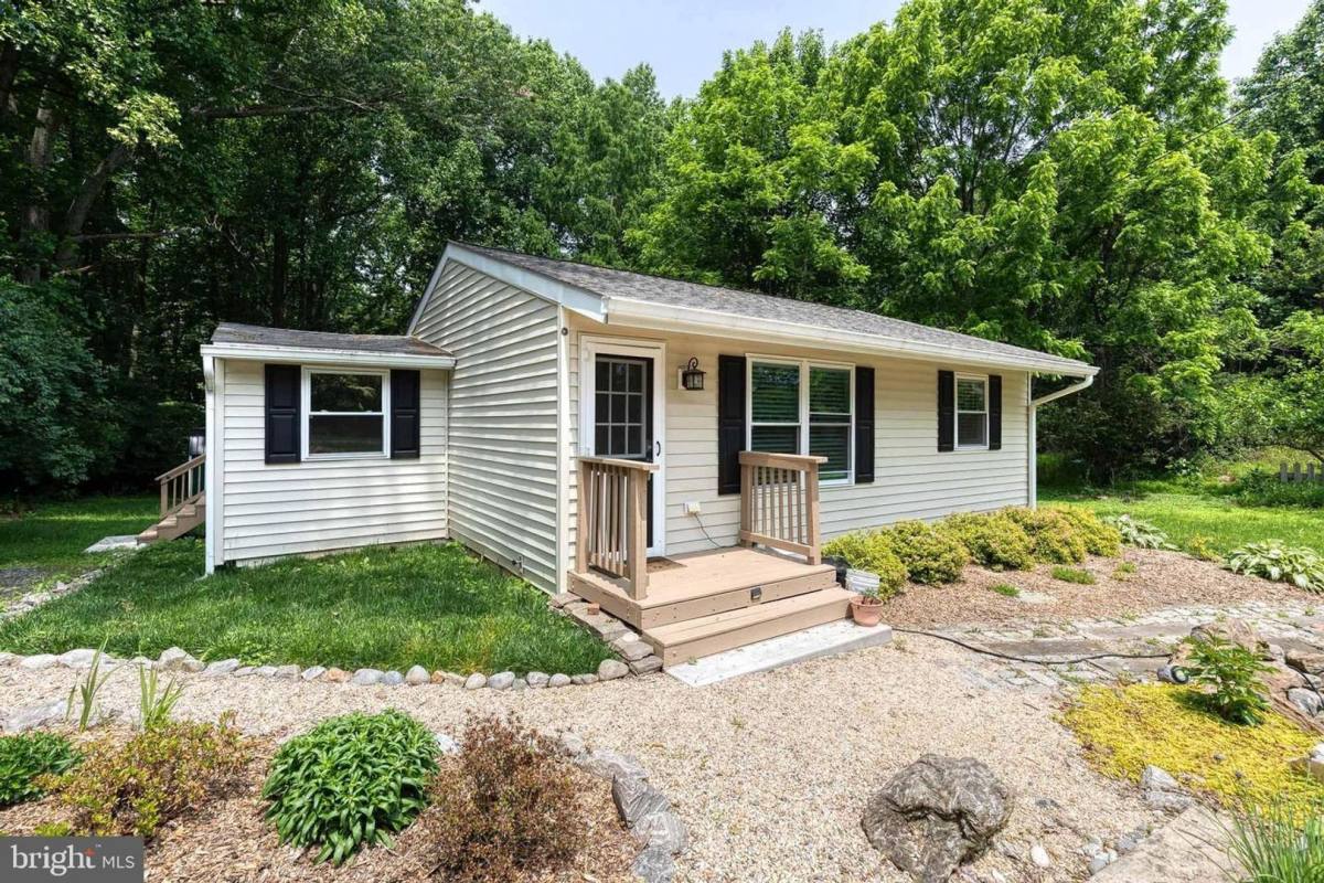 House for rent at 6922 Hollenberry Rd, Sykesville, MD 21784