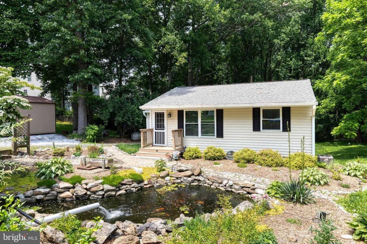 House for rent at 6922 Hollenberry Rd, Sykesville, MD 21784