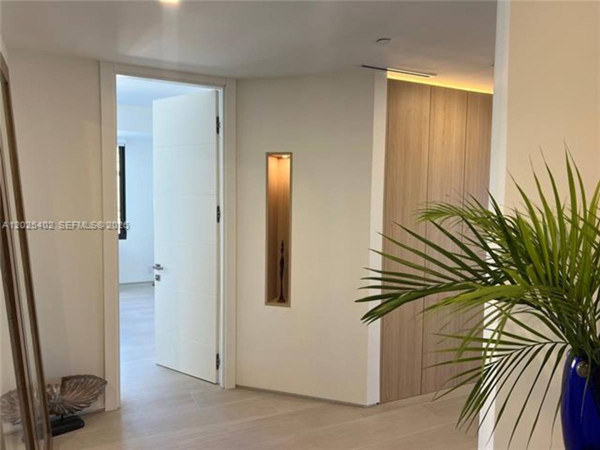 Apartment for rent at 201 Crandon Blvd, Key Biscayne, FL 33149