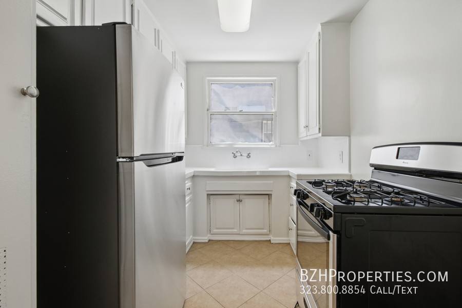 Apartment for rent at 1138 S Sherbourne Dr #3, Los Angeles, CA 90035