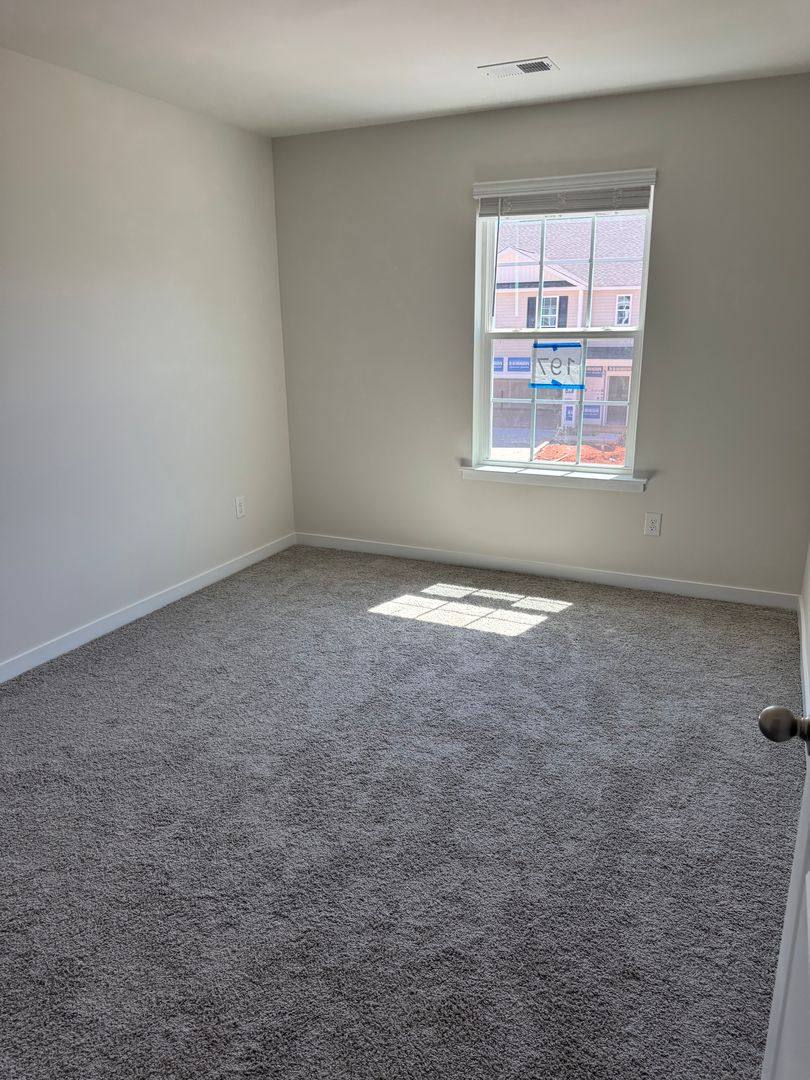 House for rent at 647 13th Ave Dr NE, Hickory, NC 28601