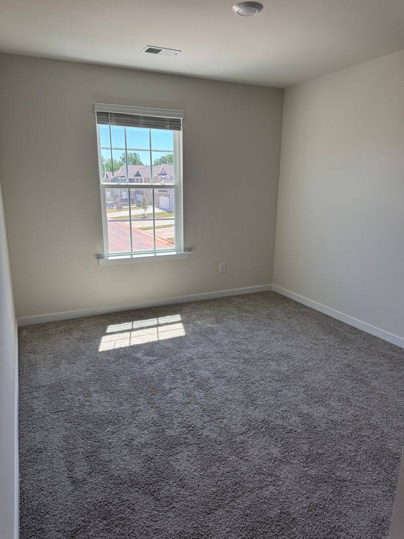 House for rent at 647 13th Ave Dr NE, Hickory, NC 28601