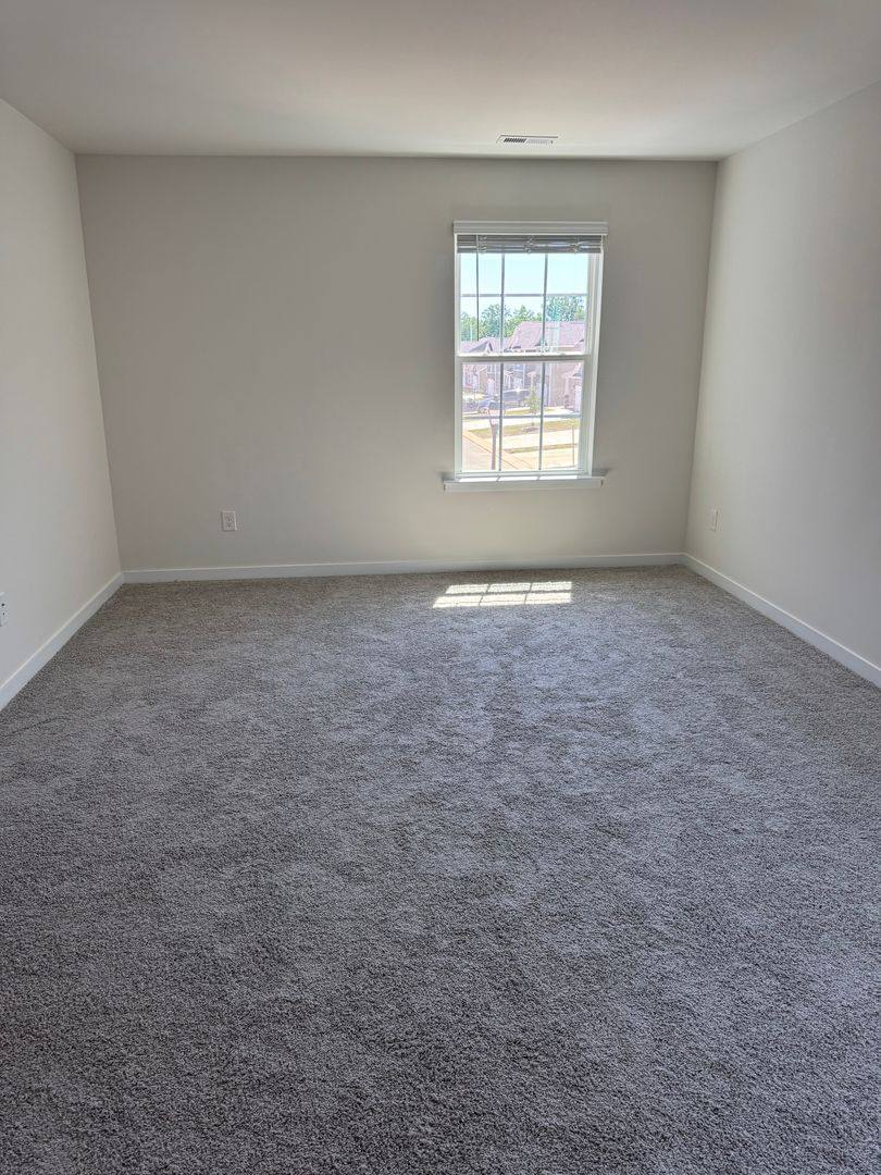 House for rent at 647 13th Ave Dr NE, Hickory, NC 28601