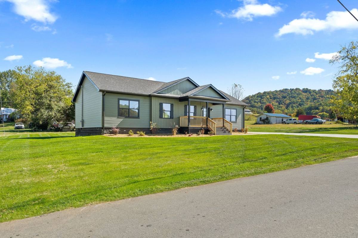 House for rent at 105 Bishop Hollow Rd, Elizabethton, TN 37643