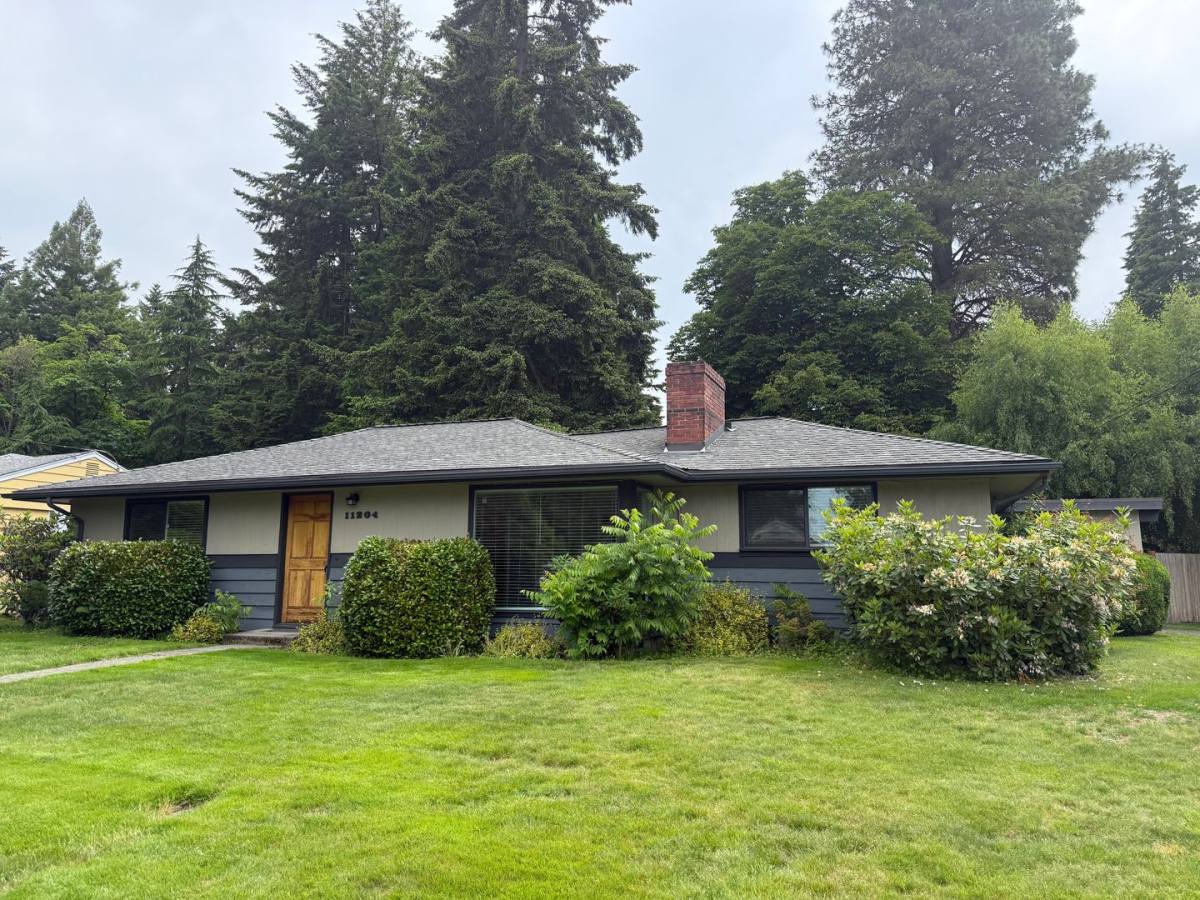 House for rent at 11204 106th Ave NE, Kirkland, WA 98034