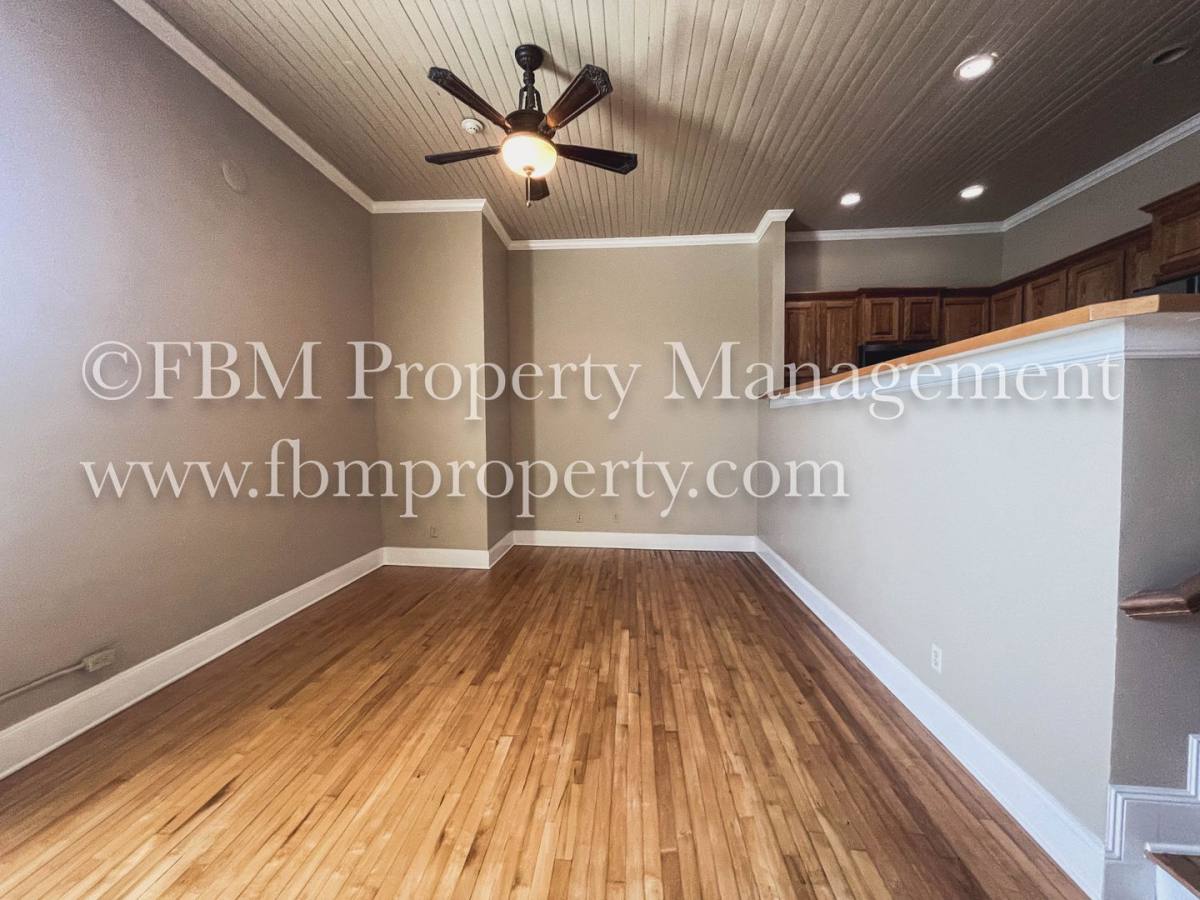 Apartment for rent at 315 S Rogers St, Waxahachie, TX 75165