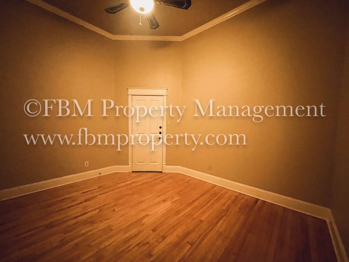 Apartment for rent at 315 S Rogers St, Waxahachie, TX 75165