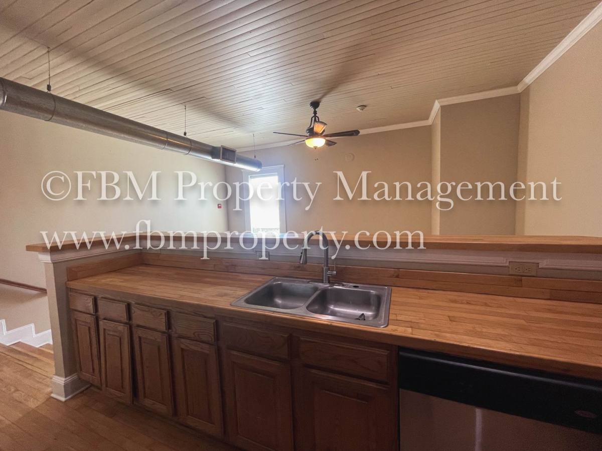 Apartment for rent at 315 S Rogers St, Waxahachie, TX 75165