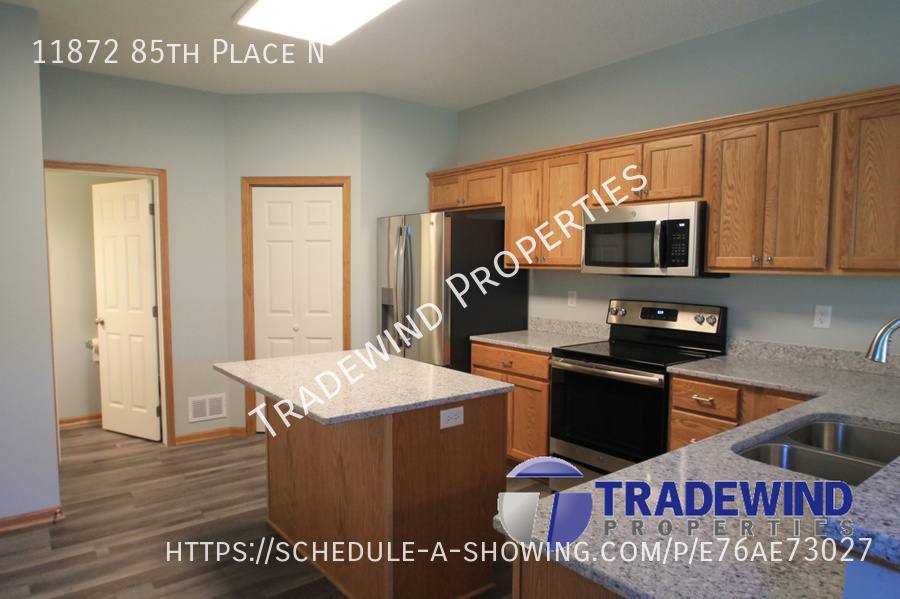 Townhouse for rent at 11872 85th Place N, Osseo, MN 55369