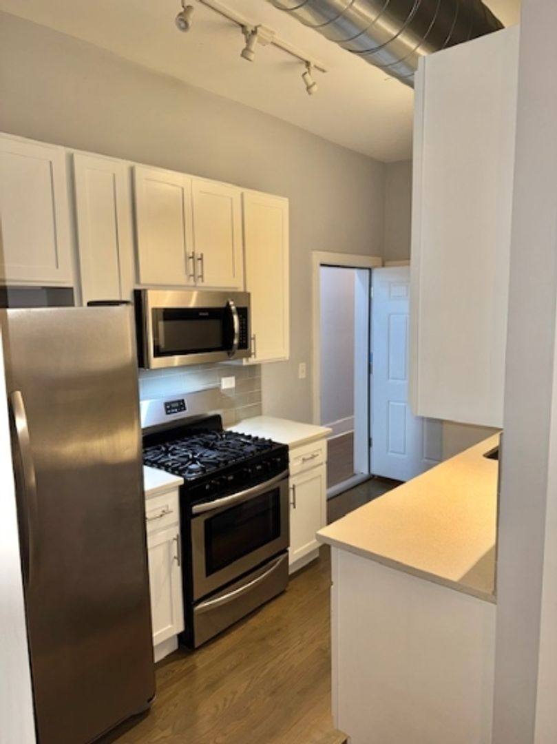 Apartment for rent at 1722 W 21st St, Chicago, IL 60608