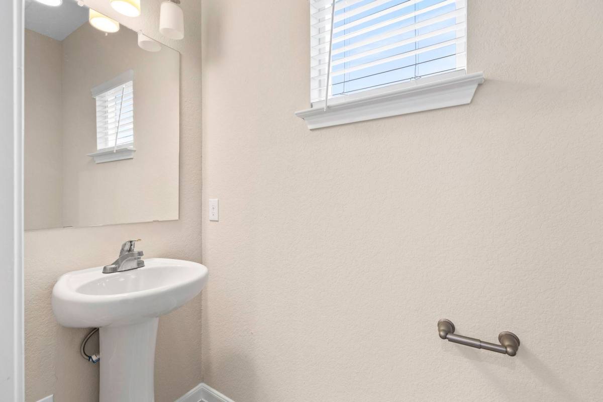 Townhouse for rent at 2724 Armaan Way, Converse, TX 78109