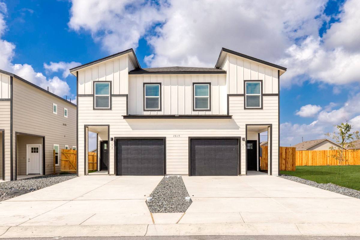 Townhouse for rent at 2724 Armaan Way, Converse, TX 78109