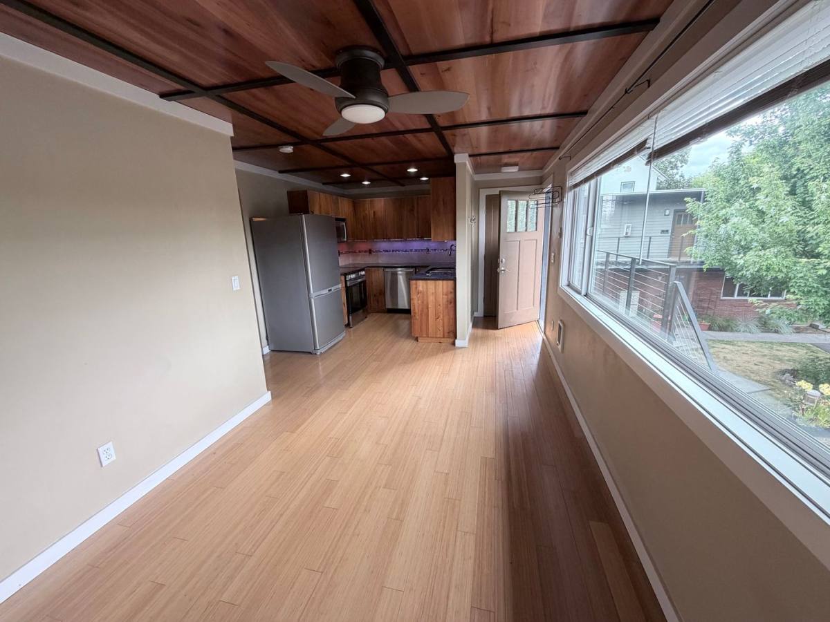 Apartment for rent at 1122 SE 29th Ave, Portland, OR 97214