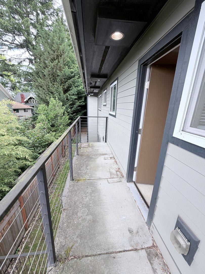 Apartment for rent at 1122 SE 29th Ave, Portland, OR 97214