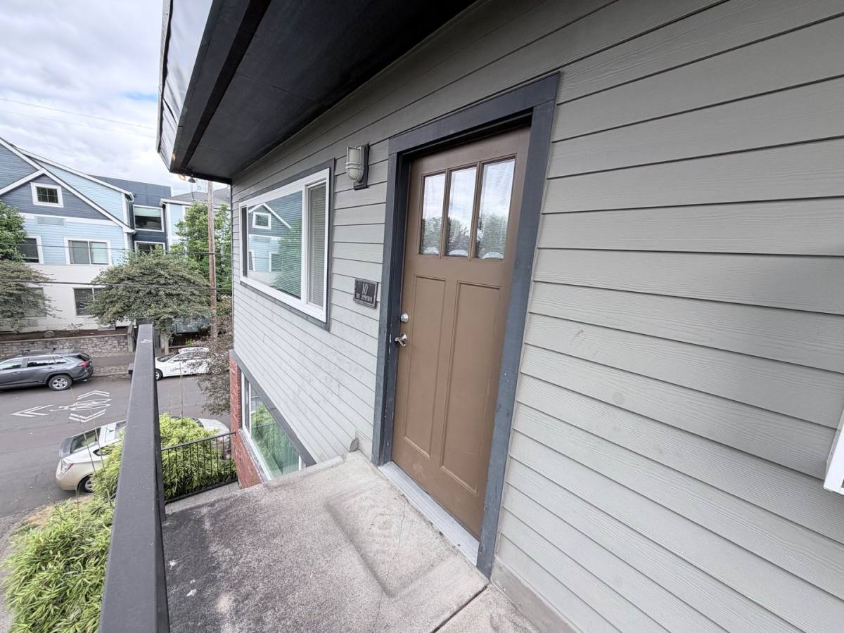 Apartment for rent at 1122 SE 29th Ave, Portland, OR 97214