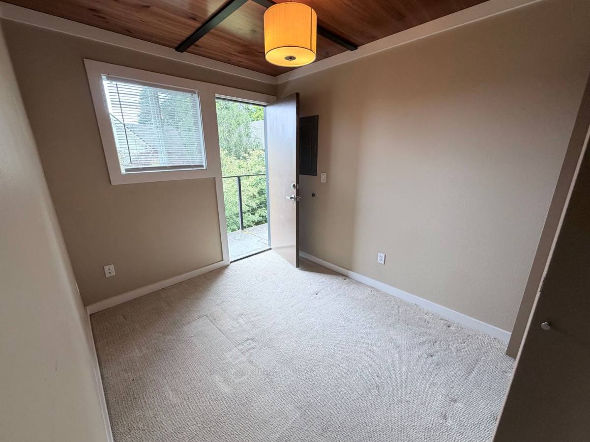 Apartment for rent at 1122 SE 29th Ave, Portland, OR 97214