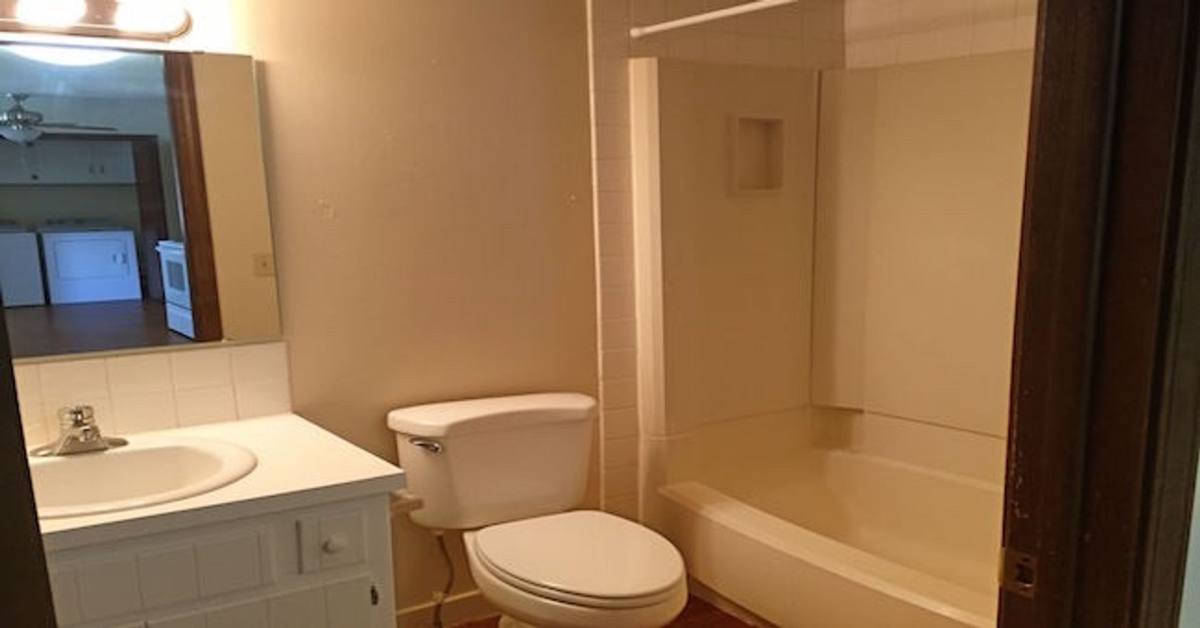 Apartment for rent at 422 E Elm, Springfield, MO 65806