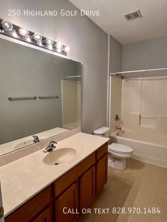 House for rent at 250 Highland Golf Dr, Flat Rock, NC 28731