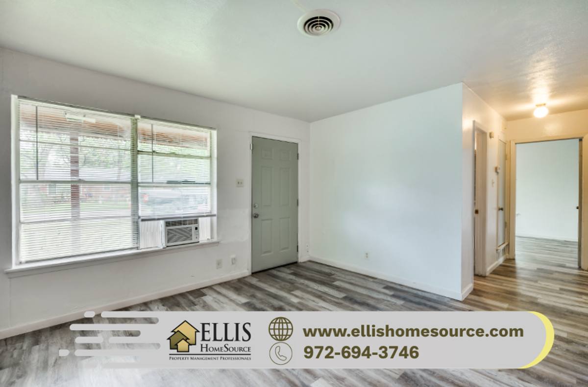 House for rent at 808 E 5th St, Irving, TX 75060