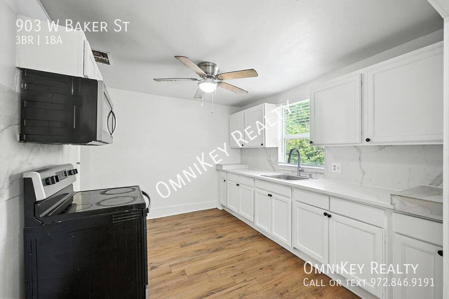 House for rent at 903 W Baker St, Denison, TX 75020