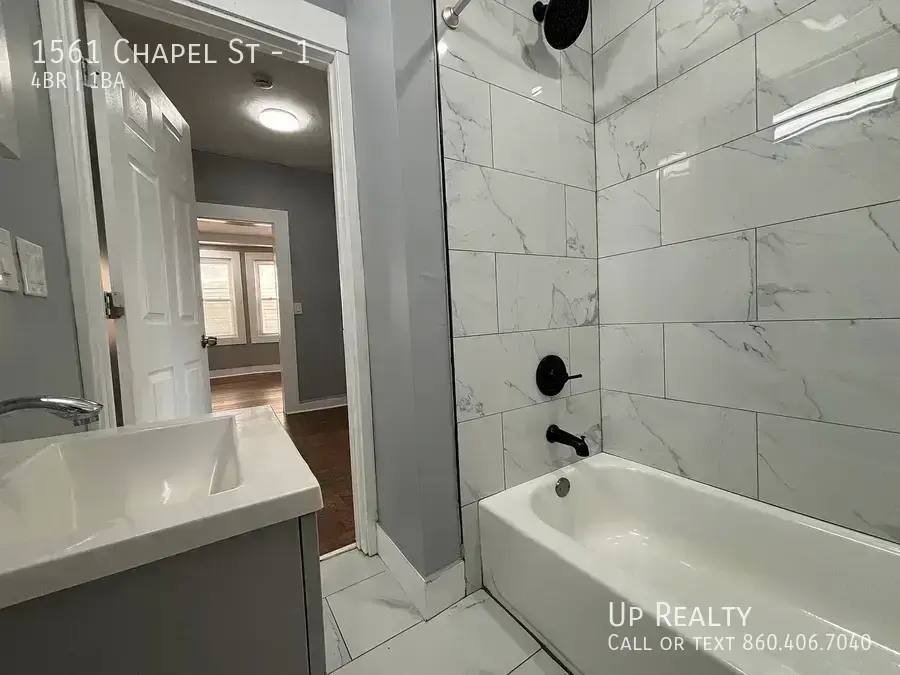 Apartment for rent at 1561 Chapel St #1, New Haven, CT 06511