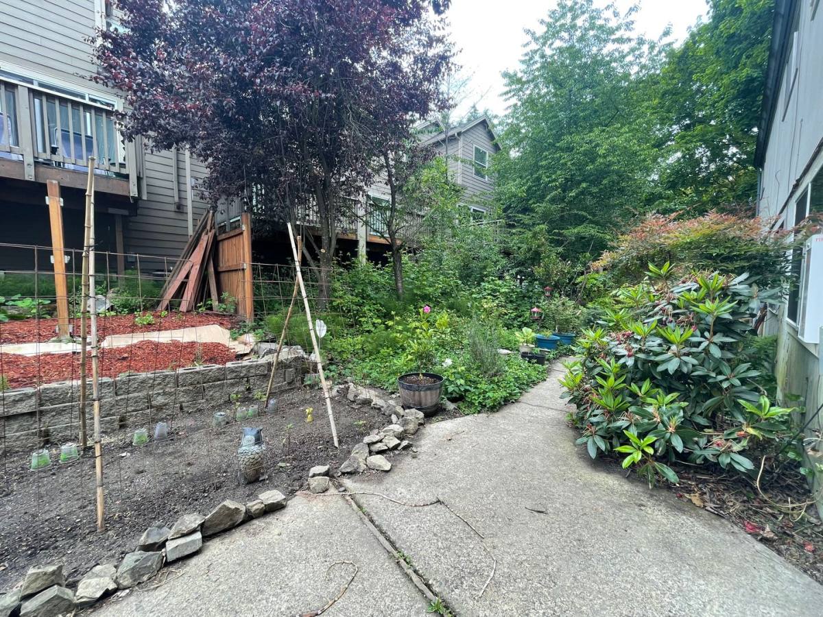 Apartment for rent at 8020 SW 19th Ave, Portland, OR 97219