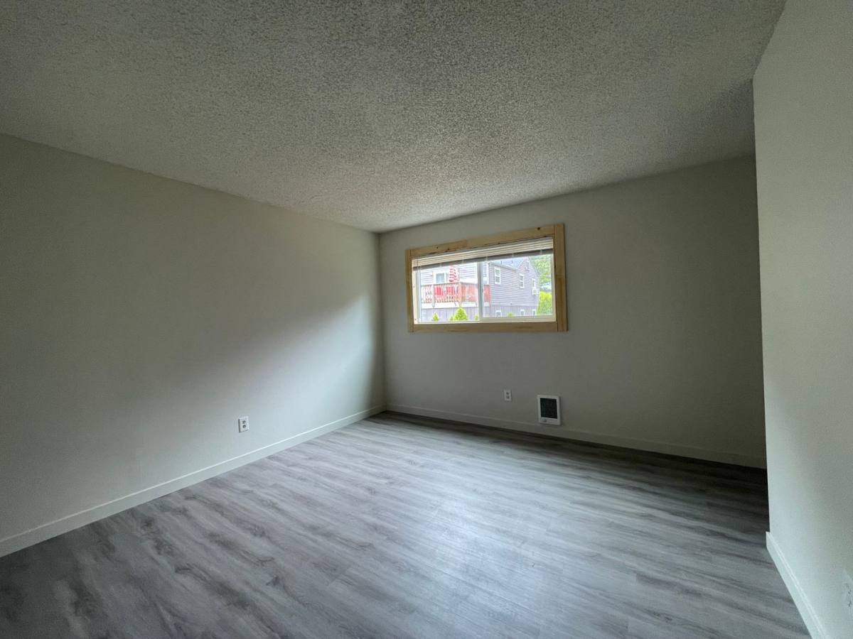 Apartment for rent at 8020 SW 19th Ave, Portland, OR 97219