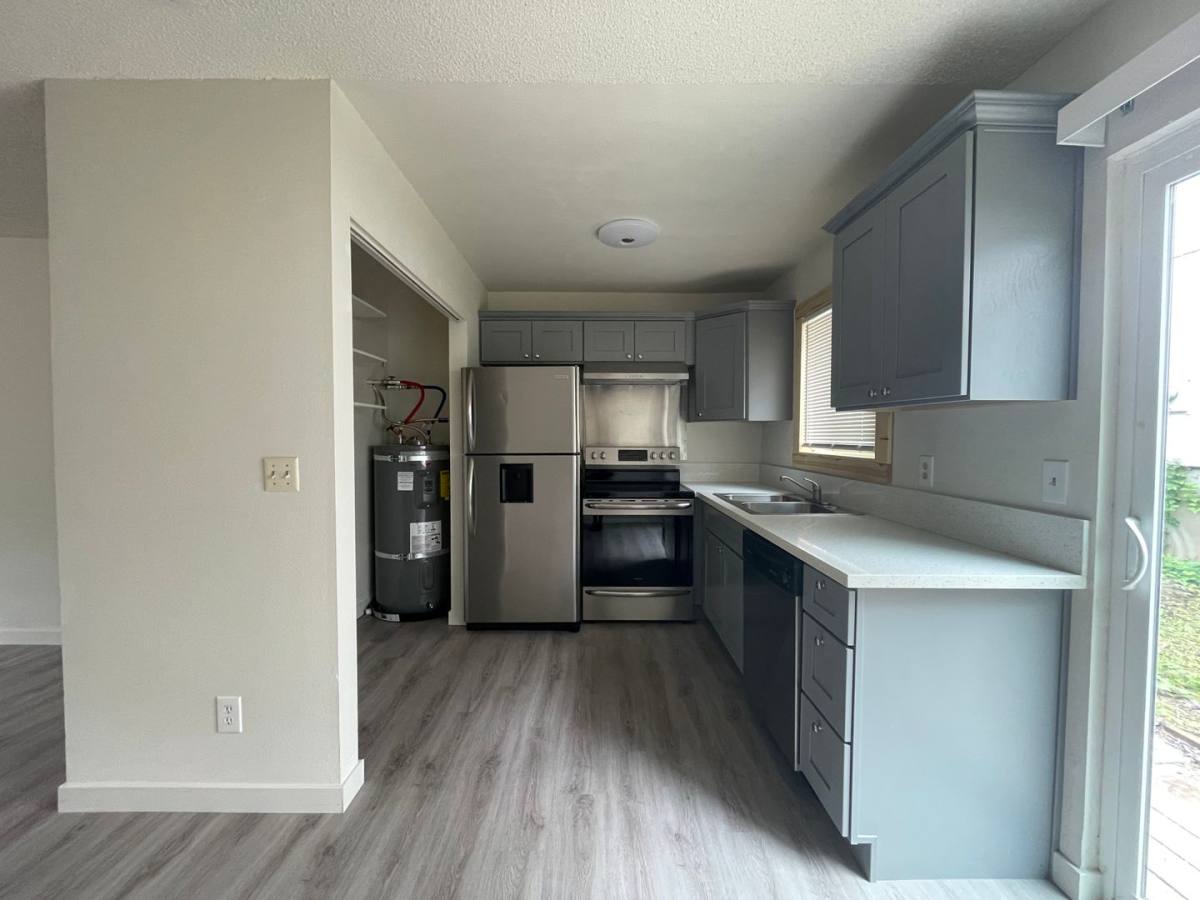 Apartment for rent at 8020 SW 19th Ave, Portland, OR 97219